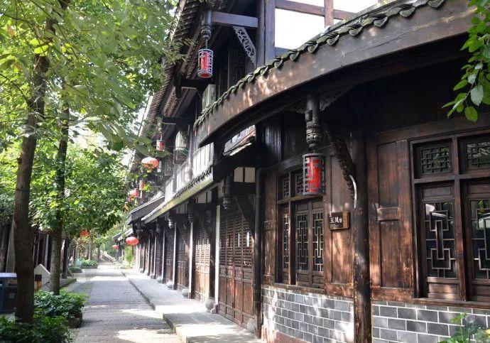 济宁高新区洸河街道联合洸河派出所开展“践行文明养犬 共建美好家园”宣传活动